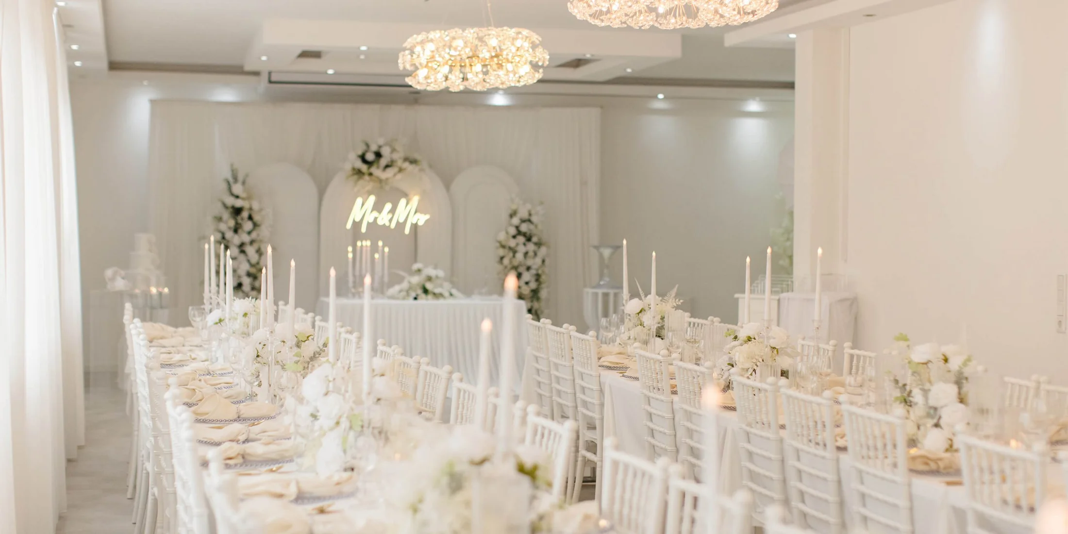 Der festlich dekorierte E|S Event Salon in Hamm